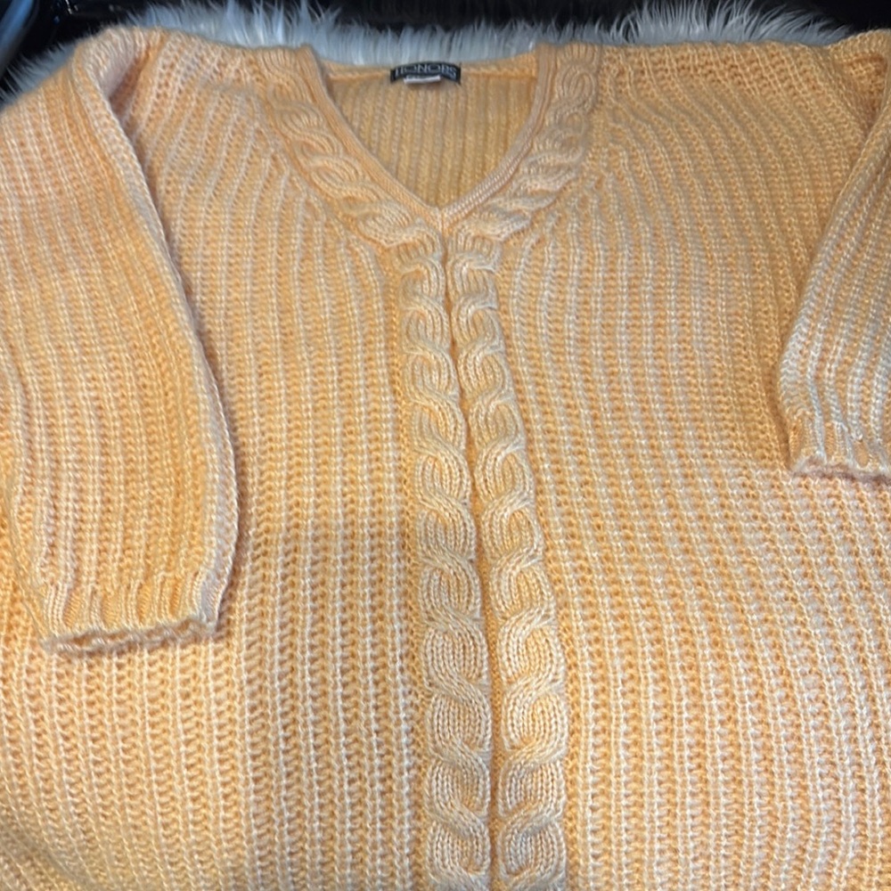 Cable Knit V-Neck Vintage Sweater